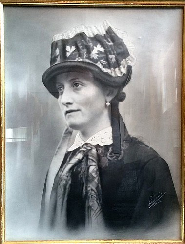 Fotoporträt von Clara Blötzer-Rieder (1903-1988), Ferden, um 1925. Schenkung Regina Lehner-Ritler, Ferden.